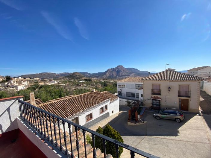 Image No.20-3 Bed Property for sale