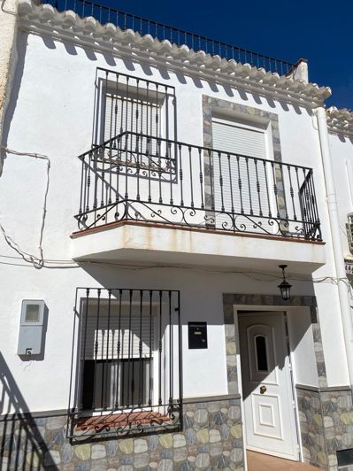 Image No.25-3 Bed Property for sale