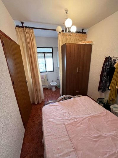 Image No.12-5 Bed Property for sale