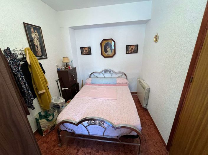 Image No.15-5 Bed Property for sale