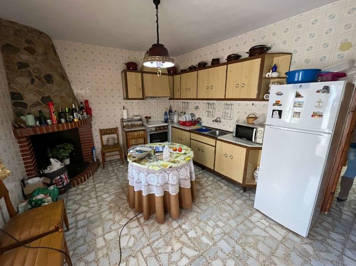 Image No.17-5 Bed Property for sale