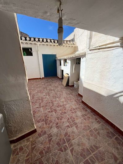 Image No.3-5 Bed Property for sale