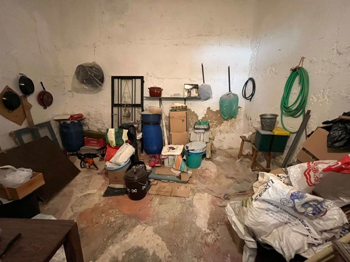 Image No.31-5 Bed Property for sale