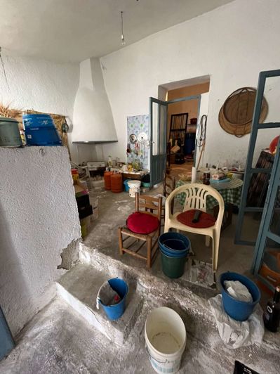 Image No.8-5 Bed Property for sale