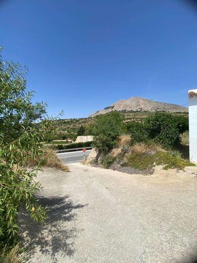 Image No.18-3 Bed Property for sale