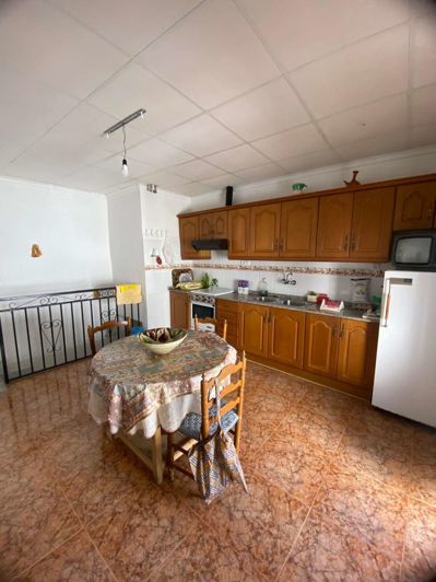 Image No.12-3 Bed Property for sale