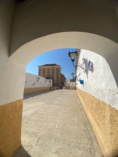 Image No.30-3 Bed Property for sale