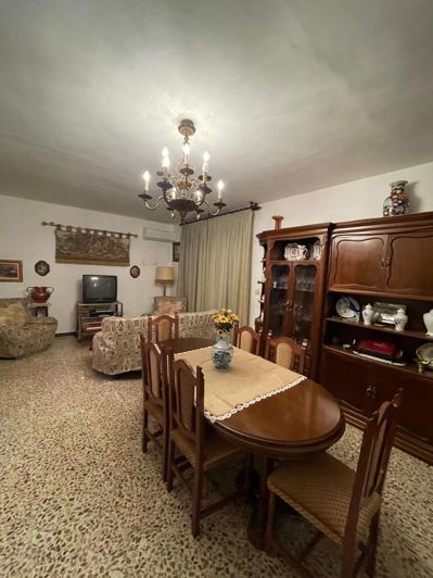 Image No.20-5 Bed Property for sale