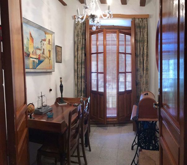 Image No.18-5 Bed Property for sale