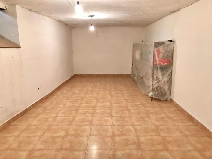 Image No.26-5 Bed Property for sale