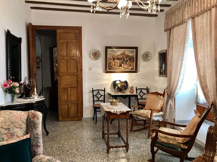 Image No.5-5 Bed Property for sale