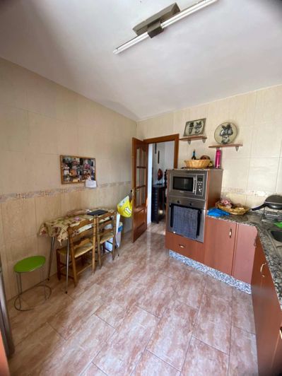 Image No.10-3 Bed Property for sale