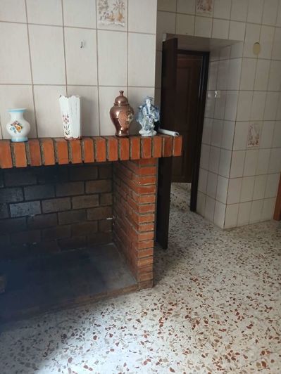 Image No.10-2 Bed Property for sale