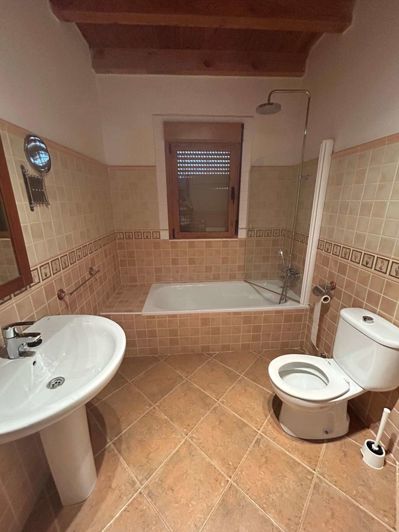 Image No.22-3 Bed Chalet for sale