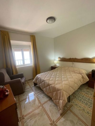 Image No.14-4 Bed Townhouse for sale