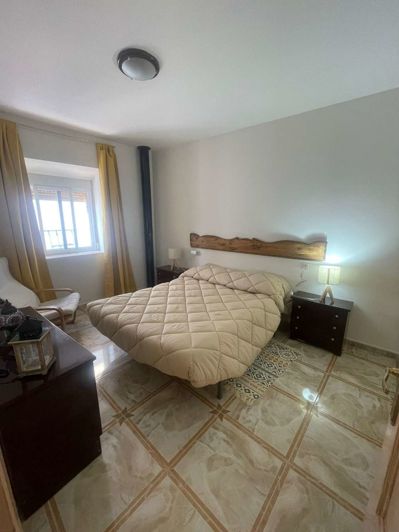 Image No.16-4 Bed Townhouse for sale