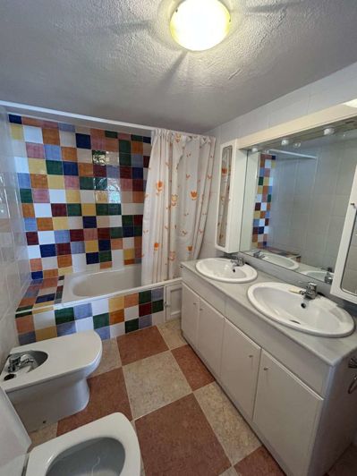 Image No.20-5 Bed Chalet for sale