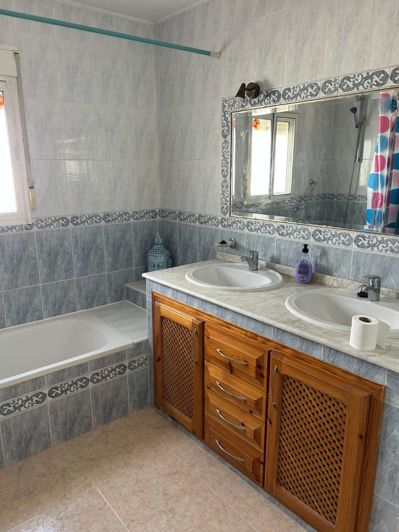 Image No.21-5 Bed Chalet for sale