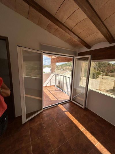 Image No.2-4 Bed Property for sale