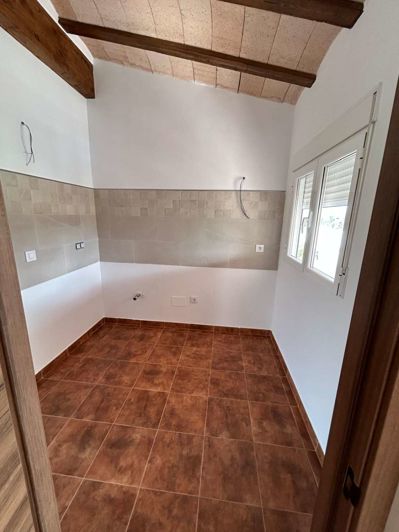 Image No.23-4 Bed Property for sale