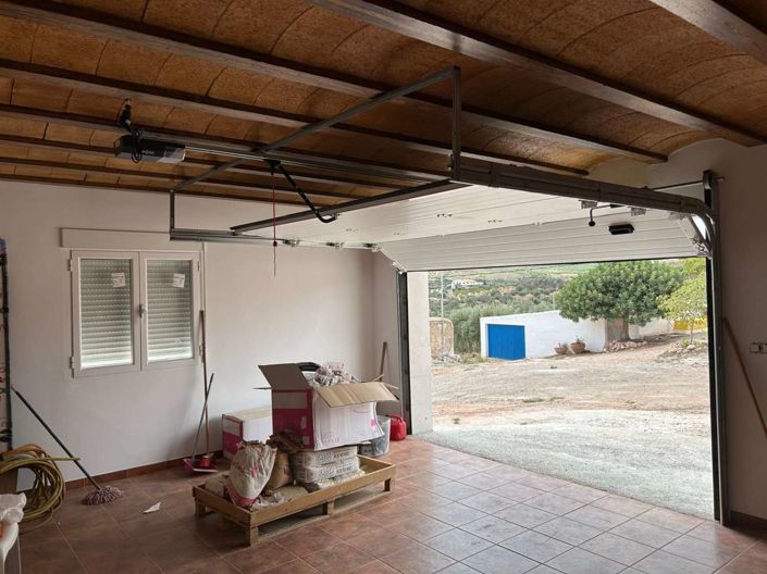 Image No.27-4 Bed Property for sale