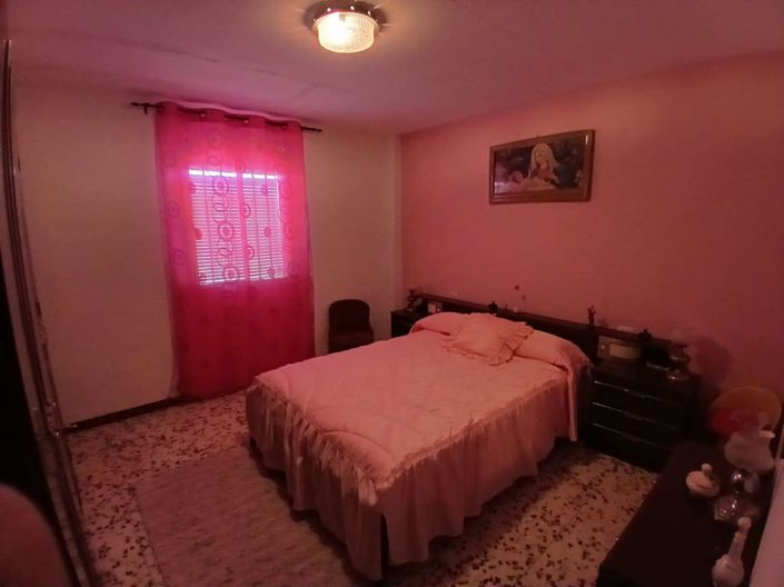 Image No.21-7 Bed Property for sale