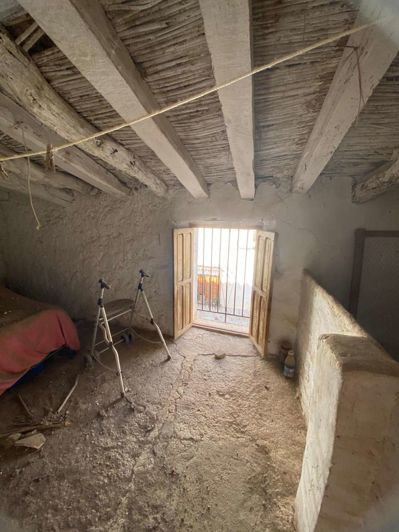 Image No.10-3 Bed Property for sale