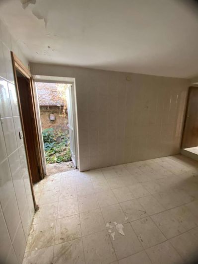 Image No.5-3 Bed Property for sale