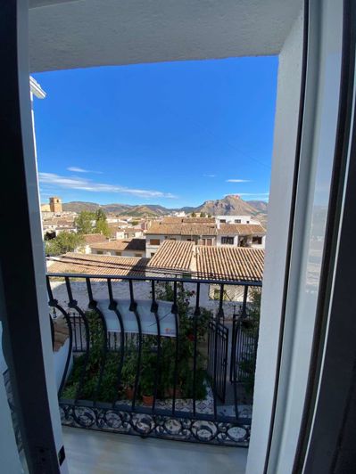 Image No.17-4 Bed Property for sale