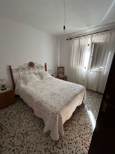 Image No.12-5 Bed Property for sale