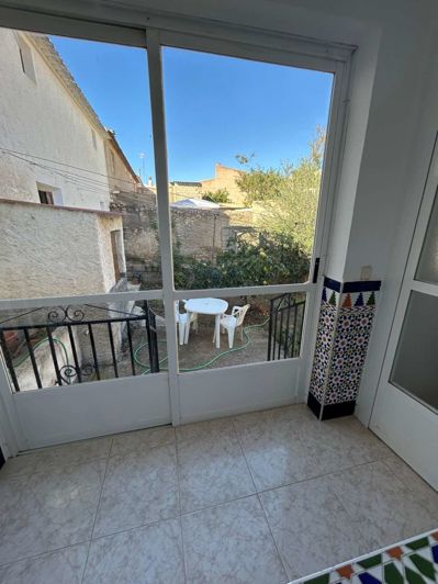 Image No.24-5 Bed Property for sale