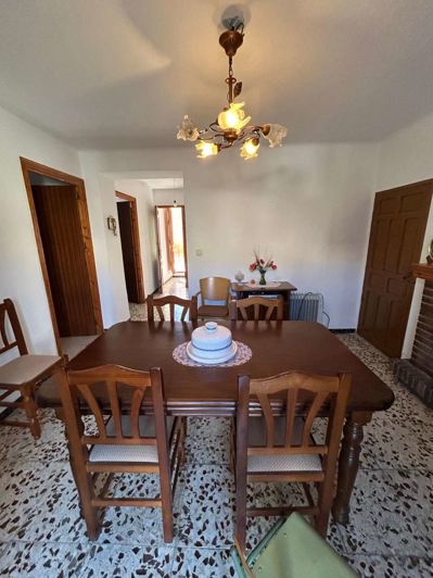 Image No.6-5 Bed Property for sale