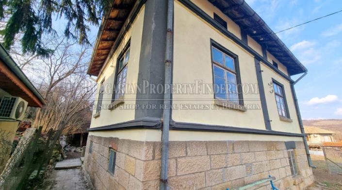 Image No.2-4 Bed Country Property for sale