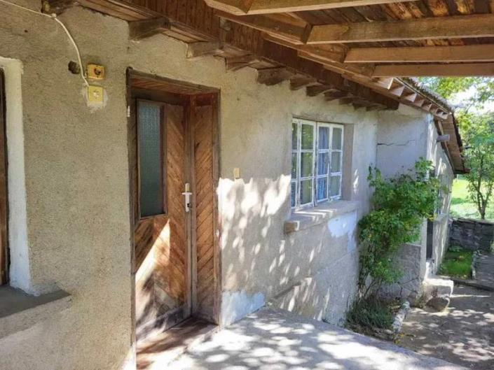 Image No.5-2 Bed Country House for sale