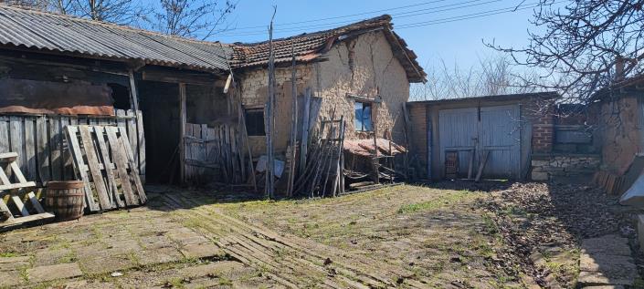 Image No.5-2 Bed Country House for sale