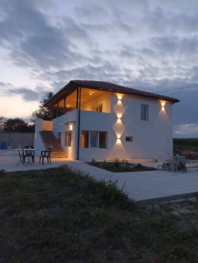 Image No.1-2 Bed Country House for sale