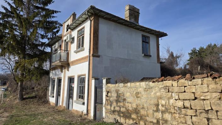 Image No.2-2 Bed Country House for sale