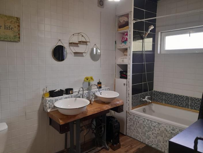 Image No.7-2 Bed Country House for sale