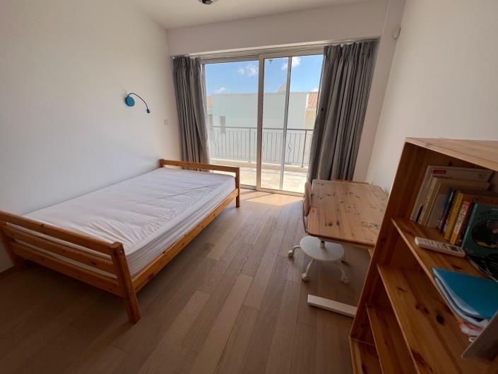 Image No.25-4 Bed Apartment for sale