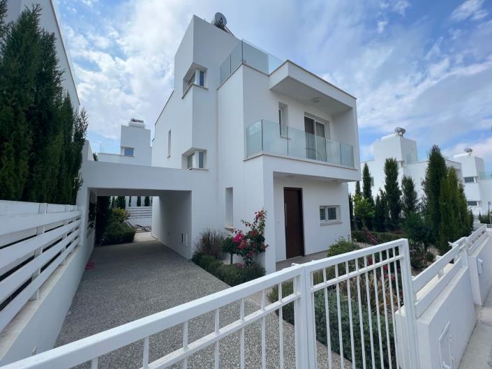 Image No.20-3 Bed Villa for sale