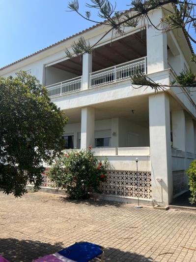 Image No.5-8 Bed Villa / Detached for sale