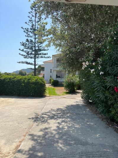 Image No.2-8 Bed Villa / Detached for sale