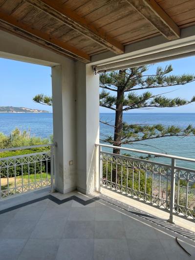 Image No.11-8 Bed Villa / Detached for sale