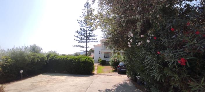 Image No.17-8 Bed Villa / Detached for sale