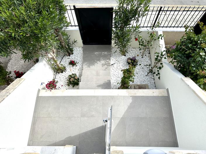 Image No.26-2 Bed Townhouse for sale