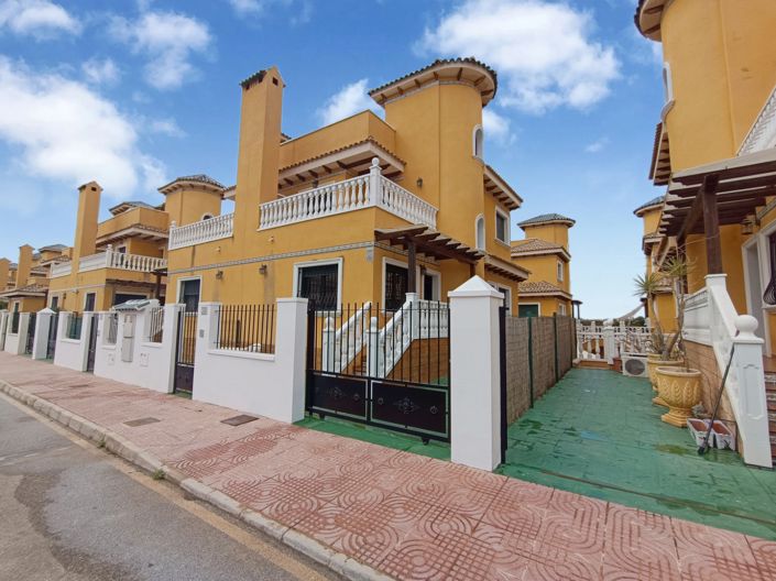 Image No.1-3 Bed Villa for sale
