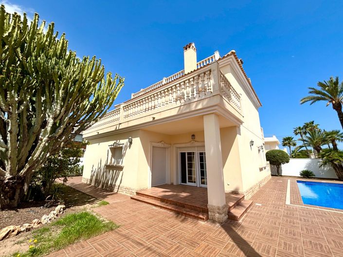 Image No.1-4 Bed Villa for sale