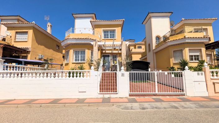 Image No.1-3 Bed Villa for sale
