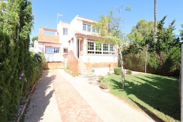 Image No.1-4 Bed Villa for sale