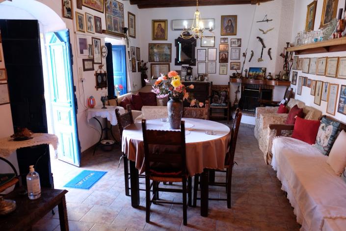 Image No.8-3 Bed Country Property for sale